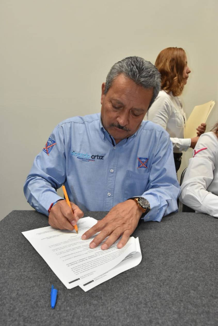 Firma de pacto (3)