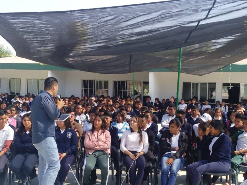 ORIENTACIÓN A ESTUDIANTES Y TRABAJADORES (1).jpg