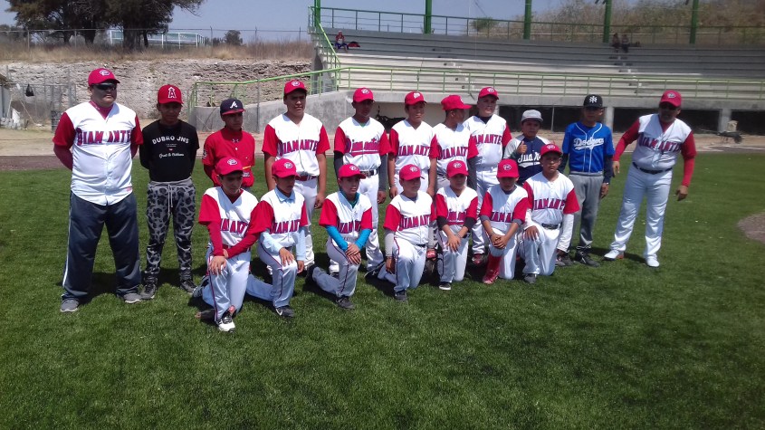 VISORÍAS DE BEISBOLISTAS EN LEÓN (1).jpg