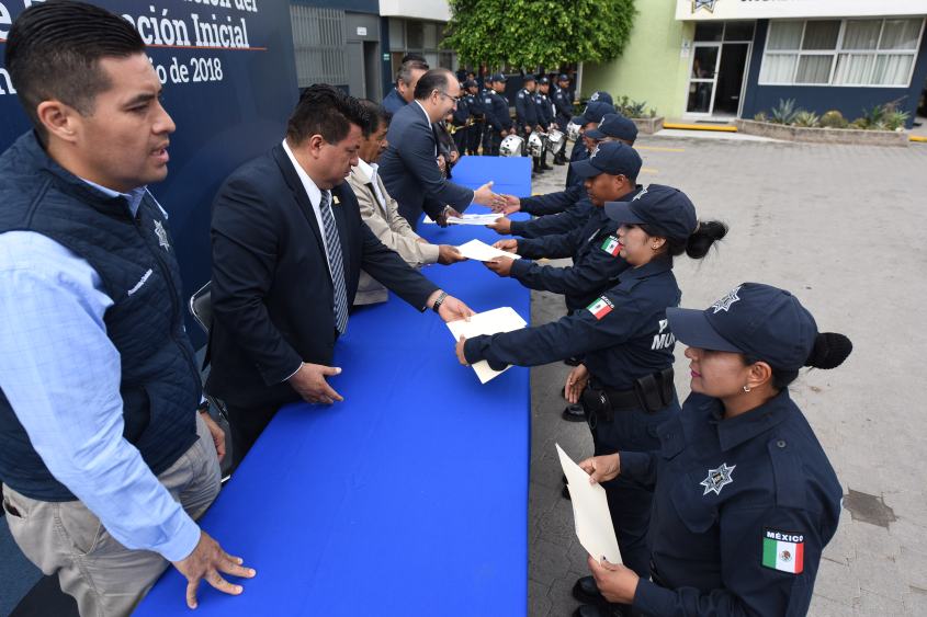 EGRESAN CADETES DE POLICÍA (4).JPG