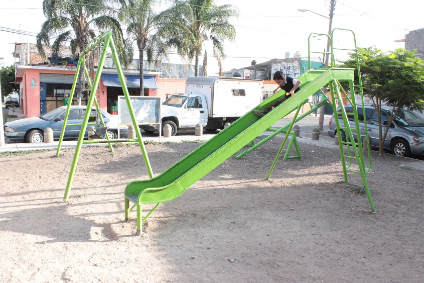 PARQUE VECINAL COL IRAPUATO (4).JPG