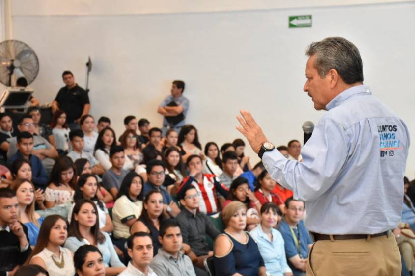 Reunión con jóvenes (1).jpeg