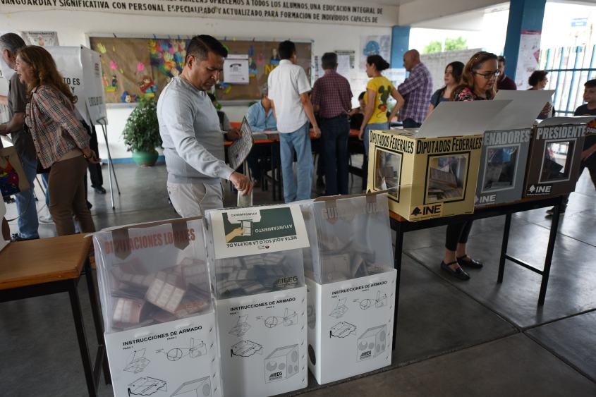 EMITE VOTO ALCALDE.JPG