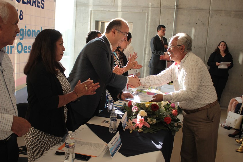 RECONOCIMIENTOS AUTORIDADES EDUCATIVAS (4)