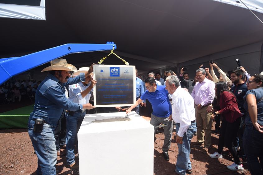 PRIMERA PIEDRA MÓDULO DE RIEGO (1).JPG