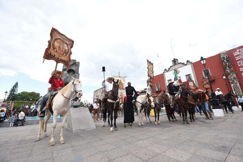 FESTEJOS PATRIOS (1).JPG