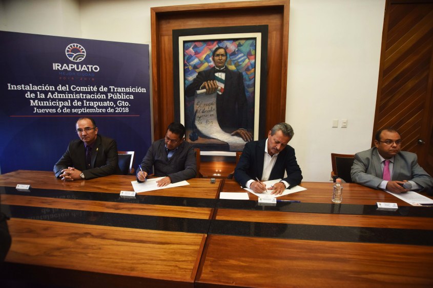 INSTALAN COMITÉ DE TRANSICIÓN (2).JPG