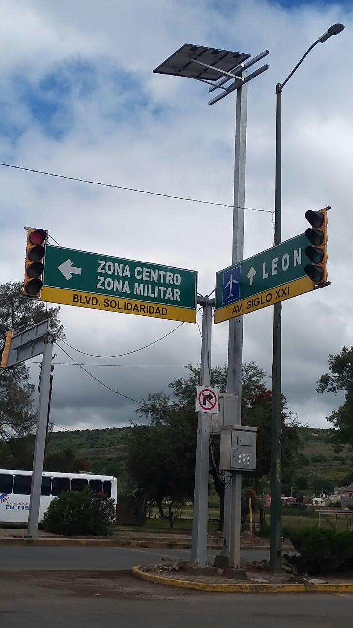 SEMÁFOROS CON PANELES (4)