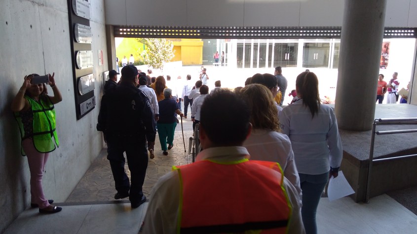 Simulacro de sismo (1).jpg